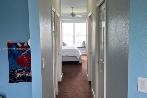 Villa ou maison à vendre à Port St. Lucie, Floride: 4 chambres, 221.29 m2 № 1922731 - photo 16