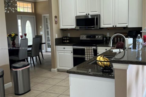 Villa ou maison à vendre à Port St. Lucie, Floride: 4 chambres, 221.29 m2 № 1922731 - photo 22