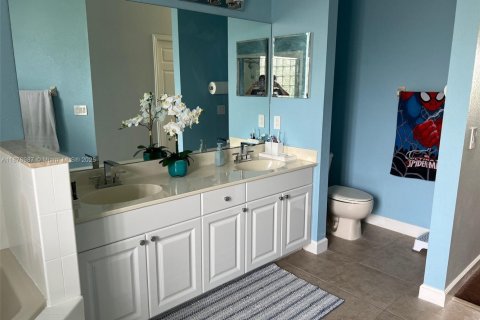 Villa ou maison à vendre à Port St. Lucie, Floride: 4 chambres, 221.29 m2 № 1922731 - photo 17