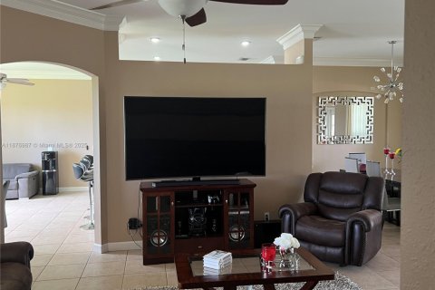 Villa ou maison à vendre à Port St. Lucie, Floride: 4 chambres, 221.29 m2 № 1922731 - photo 10