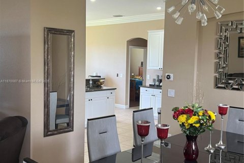 Villa ou maison à vendre à Port St. Lucie, Floride: 4 chambres, 221.29 m2 № 1922731 - photo 8