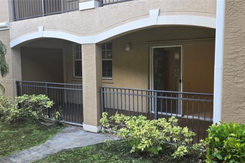 Condominio en venta en Pembroke Pines, Florida, 2 dormitorios, 104.98 m2 № 1924955 - foto 19