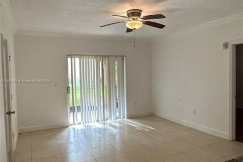 Condominio en venta en Pembroke Pines, Florida, 2 dormitorios, 104.98 m2 № 1924955 - foto 4