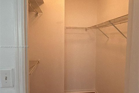 Condominio en venta en Pembroke Pines, Florida, 2 dormitorios, 104.98 m2 № 1924955 - foto 17
