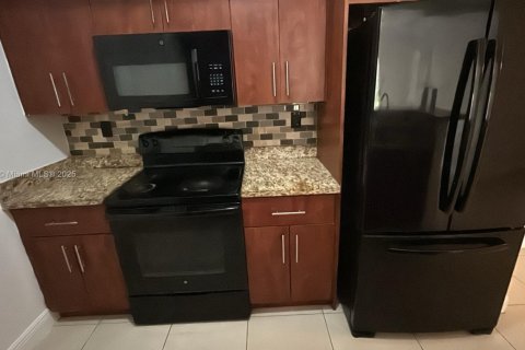 Condominio en venta en Pembroke Pines, Florida, 2 dormitorios, 104.98 m2 № 1924955 - foto 9