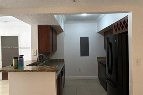 Condominio en venta en Pembroke Pines, Florida, 2 dormitorios, 104.98 m2 № 1924955 - foto 10