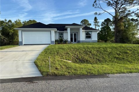 House in Lehigh Acres, Florida 3 bedrooms, 142.7 sq.m. № 1768978 - photo 1