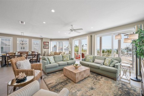 House in Bradenton Beach, Florida 6 bedrooms, 288.28 sq.m. № 1747524 - photo 4
