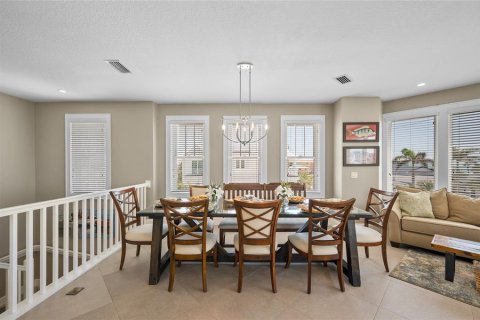 House in Bradenton Beach, Florida 6 bedrooms, 288.28 sq.m. № 1747524 - photo 12