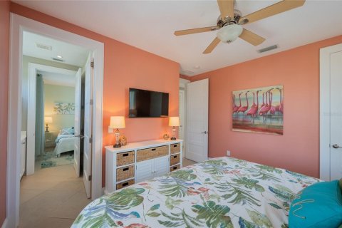 House in Bradenton Beach, Florida 6 bedrooms, 288.28 sq.m. № 1747524 - photo 17