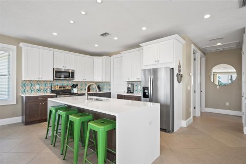 House in Bradenton Beach, Florida 6 bedrooms, 288.28 sq.m. № 1747524 - photo 8