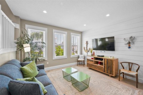 House in Bradenton Beach, Florida 6 bedrooms, 288.28 sq.m. № 1747524 - photo 24