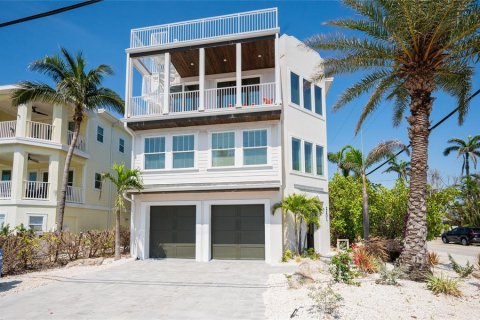 House in Bradenton Beach, Florida 6 bedrooms, 288.28 sq.m. № 1747524 - photo 2