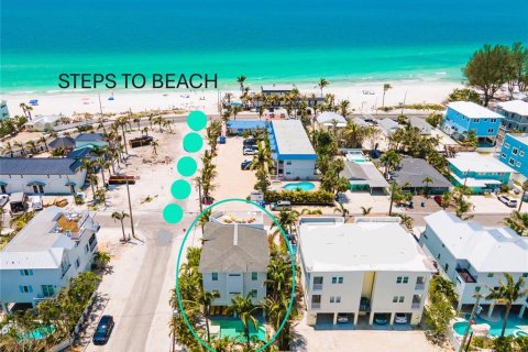 House in Bradenton Beach, Florida 6 bedrooms, 288.28 sq.m. № 1747524 - photo 3