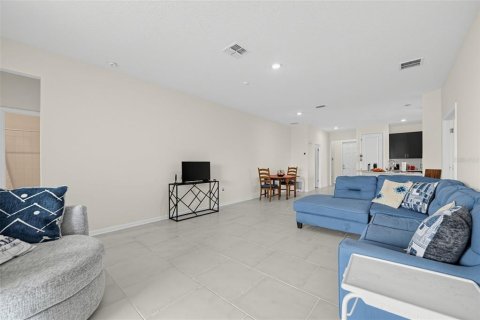 House in Groveland, Florida 4 bedrooms, 196.02 sq.m. № 2395914 - photo 10