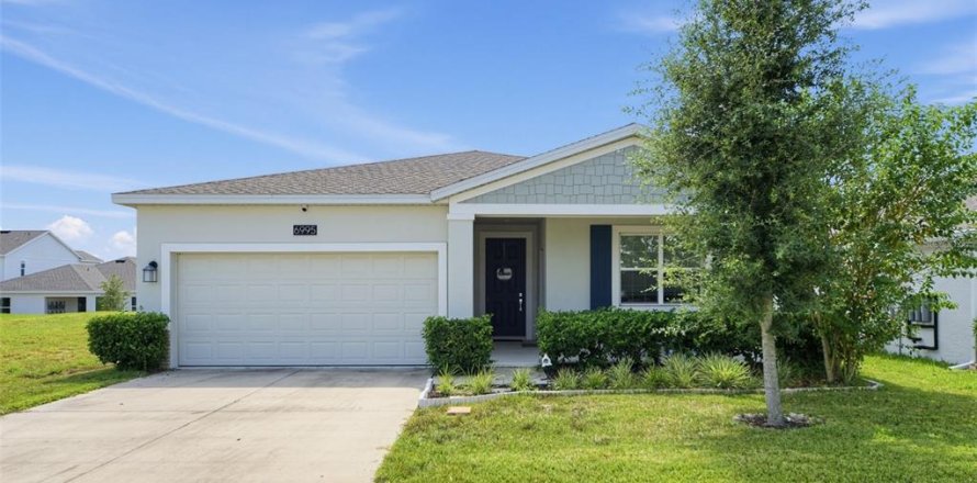 House in Groveland, Florida 4 bedrooms, 196.02 sq.m. № 2395914