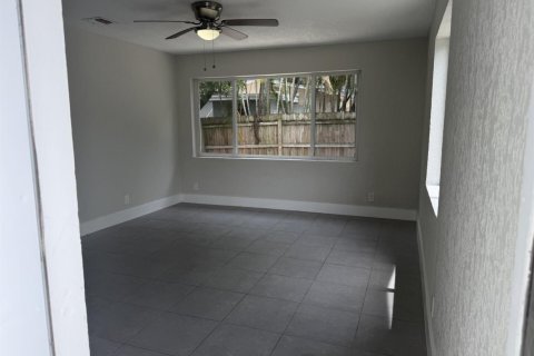 Apartamento en alquiler en Fort Lauderdale, Florida, 2 dormitorios, 74.32 m2 № 2085774 - foto 3