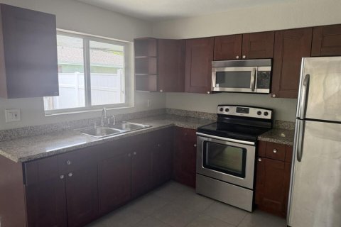 Apartamento en alquiler en Fort Lauderdale, Florida, 2 dormitorios, 74.32 m2 № 2085774 - foto 6