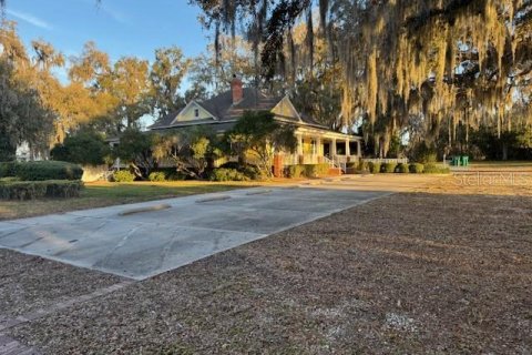 Propiedad comercial en alquiler en Oxford, Florida № 2234886 - foto 2