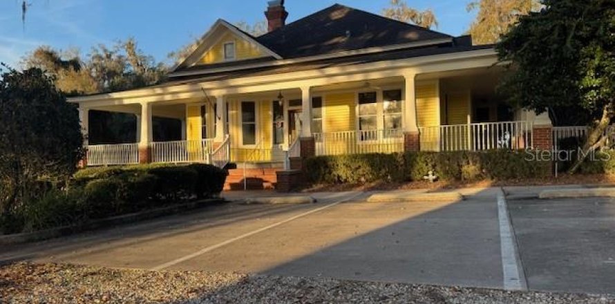 Propiedad comercial en Oxford, Florida № 2234886
