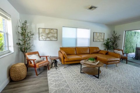 Купить виллу или дом в Делрей-Бич, Флорида 5 спален, 245.26м2, № 1997877 - фото 2