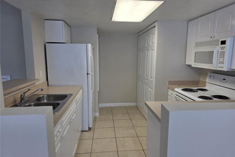 Touwnhouse à louer à Davenport, Floride: 3 chambres, 168.25 m2 № 2196932 - photo 4