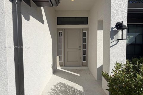 Villa ou maison à louer à Lehigh Acres, Floride: 4 chambres, 196.3 m2 № 2000083 - photo 4