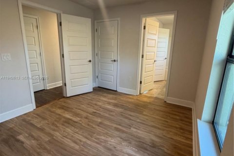 Villa ou maison à louer à Lehigh Acres, Floride: 4 chambres, 196.3 m2 № 2000083 - photo 22