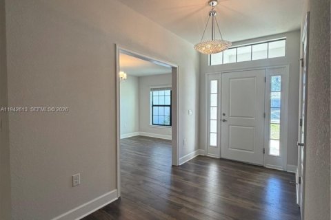 Villa ou maison à louer à Lehigh Acres, Floride: 4 chambres, 196.3 m2 № 2000083 - photo 5