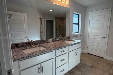 Villa ou maison à louer à Lehigh Acres, Floride: 4 chambres, 196.3 m2 № 2000083 - photo 16