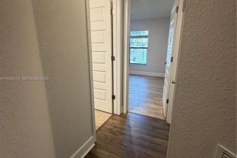 Villa ou maison à louer à Lehigh Acres, Floride: 4 chambres, 196.3 m2 № 2000083 - photo 28