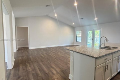 Villa ou maison à louer à Lehigh Acres, Floride: 4 chambres, 196.3 m2 № 2000083 - photo 10