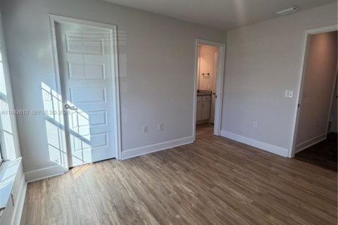 Villa ou maison à louer à Lehigh Acres, Floride: 4 chambres, 196.3 m2 № 2000083 - photo 26