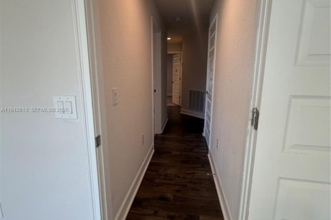 Villa ou maison à louer à Lehigh Acres, Floride: 4 chambres, 196.3 m2 № 2000083 - photo 27