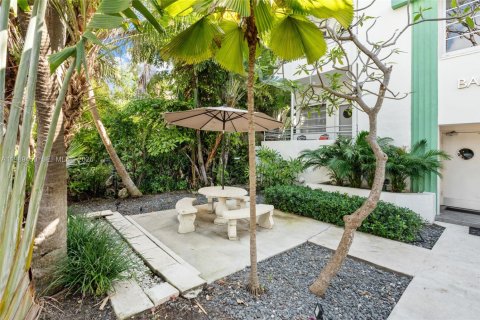 Condo in Miami Beach, Florida, 1 bedroom  № 2052310 - photo 27