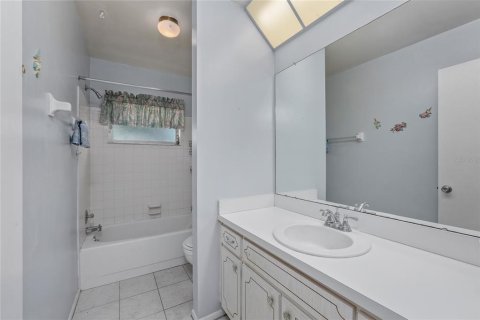 Condo in Pinellas Park, Florida, 2 bedrooms № 2099871 - photo 27