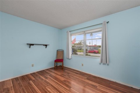 Condo in Pinellas Park, Florida, 2 bedrooms № 2099871 - photo 25