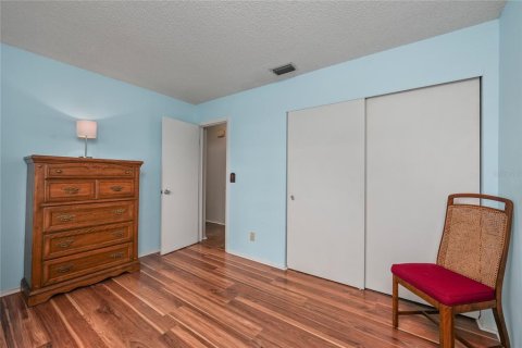 Condo in Pinellas Park, Florida, 2 bedrooms № 2099871 - photo 22