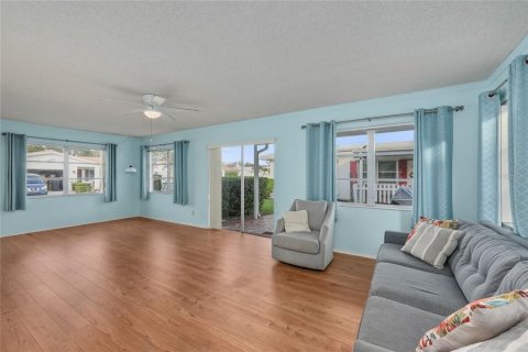 Condo in Pinellas Park, Florida, 2 bedrooms № 2099871 - photo 28