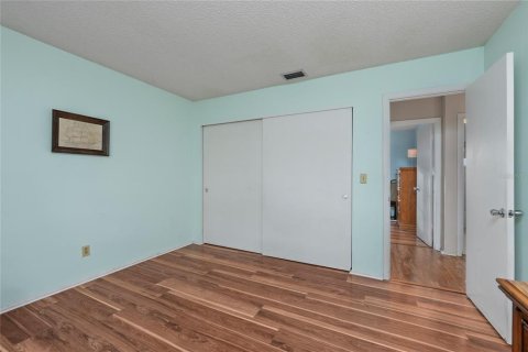 Condo in Pinellas Park, Florida, 2 bedrooms № 2099871 - photo 19