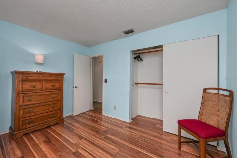 Condo in Pinellas Park, Florida, 2 bedrooms № 2099871 - photo 23