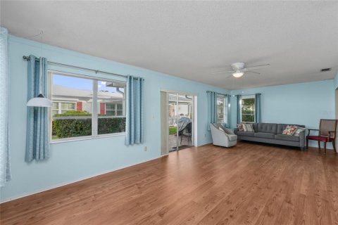 Condo in Pinellas Park, Florida, 2 bedrooms № 2099871 - photo 30