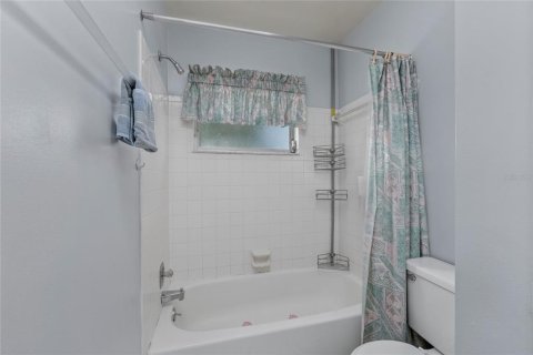 Condo in Pinellas Park, Florida, 2 bedrooms № 2099871 - photo 26