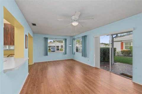 Condo in Pinellas Park, Florida, 2 bedrooms № 2099871 - photo 29
