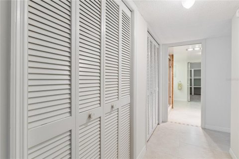 Condo in Orlando, Florida, 3 bedrooms  № 2098321 - photo 23