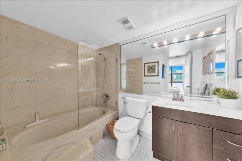 Condo in Sunny Isles Beach, Florida, 1 bedroom  № 1692998 - photo 12