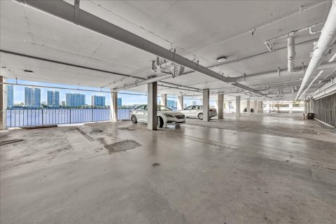 Condo in Sunny Isles Beach, Florida, 1 bedroom  № 1692998 - photo 24