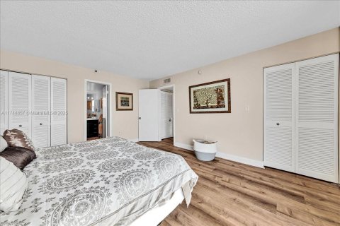 Condo in Sunny Isles Beach, Florida, 1 bedroom  № 1692998 - photo 22