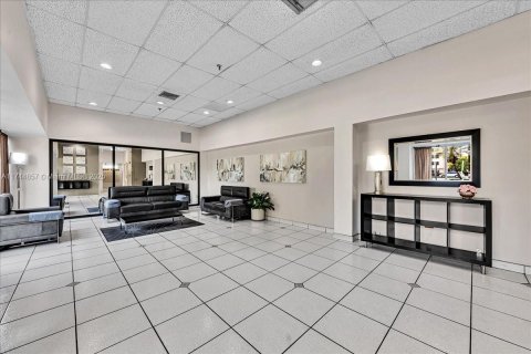 Condo in Sunny Isles Beach, Florida, 1 bedroom  № 1692998 - photo 3