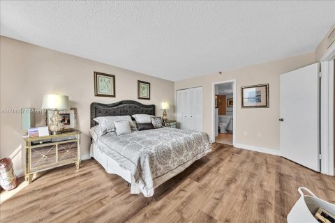 Condo in Sunny Isles Beach, Florida, 1 bedroom  № 1692998 - photo 21